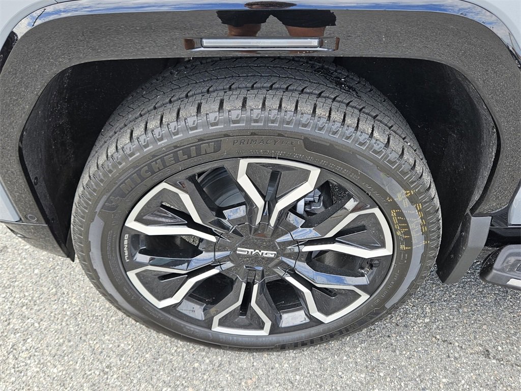 New 2025 GMC Sierra EV Denali image 18