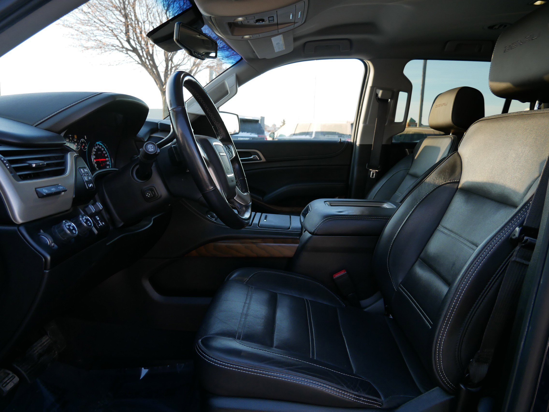 Used 2020 GMC Yukon Denali image 9