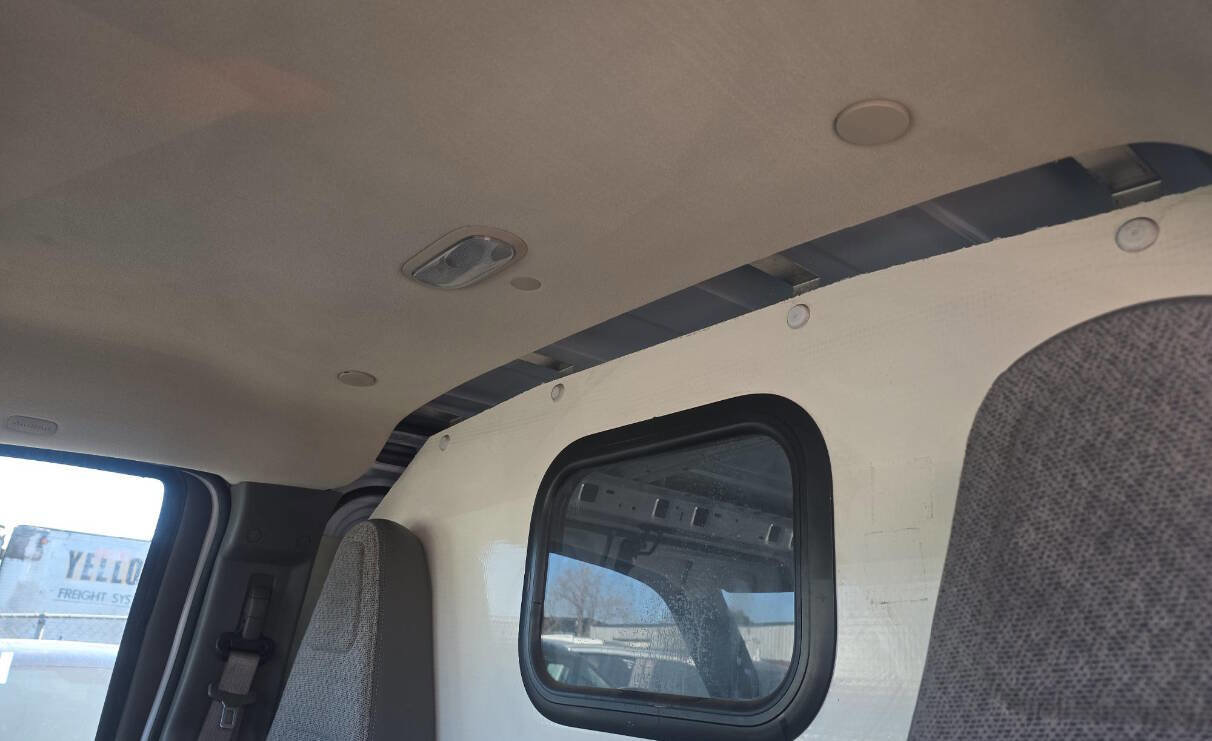 Used 2018 Chevrolet Express 2500 image 10