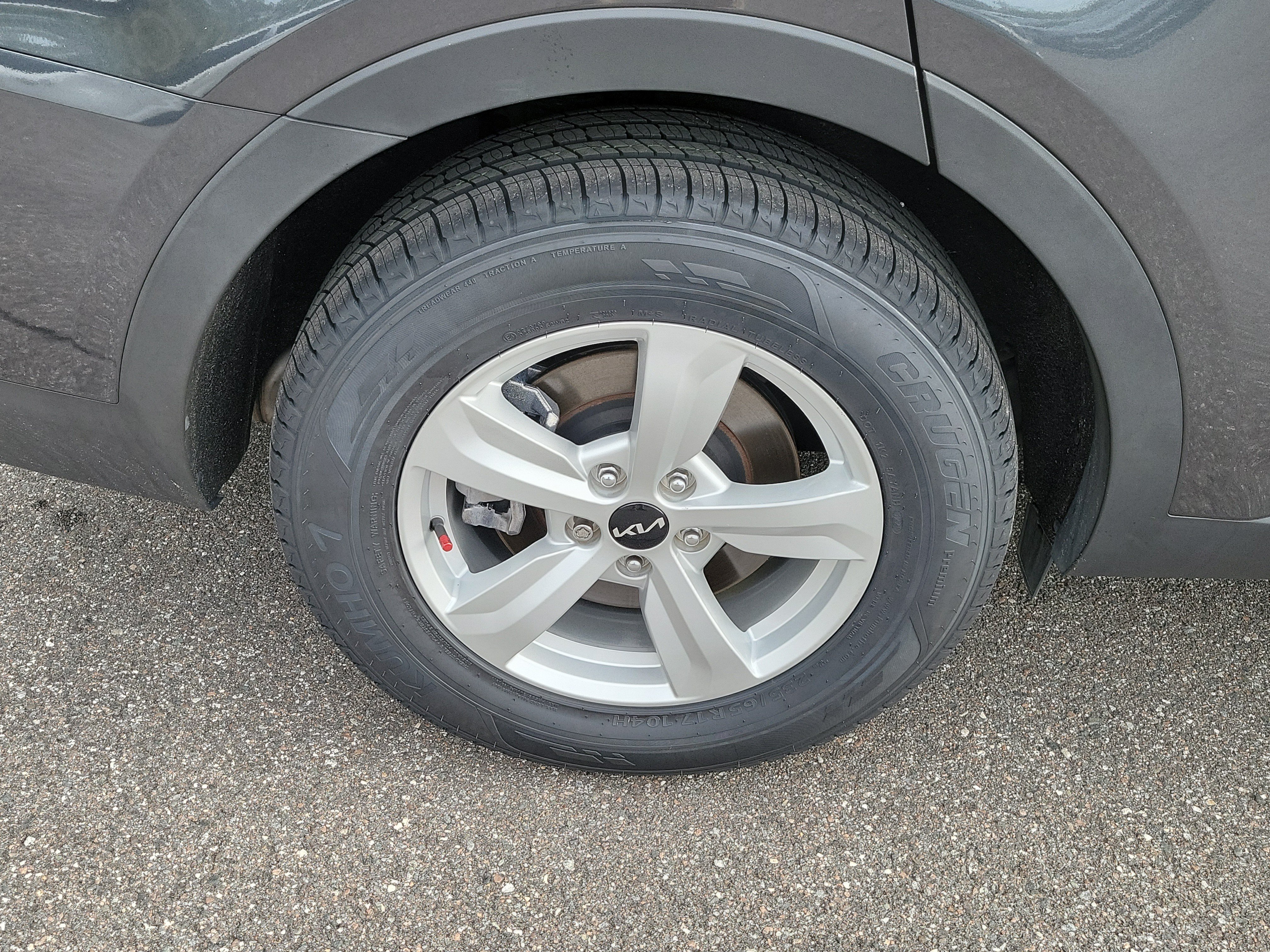 Certified 2024 Kia Sorento LX FWD image 40
