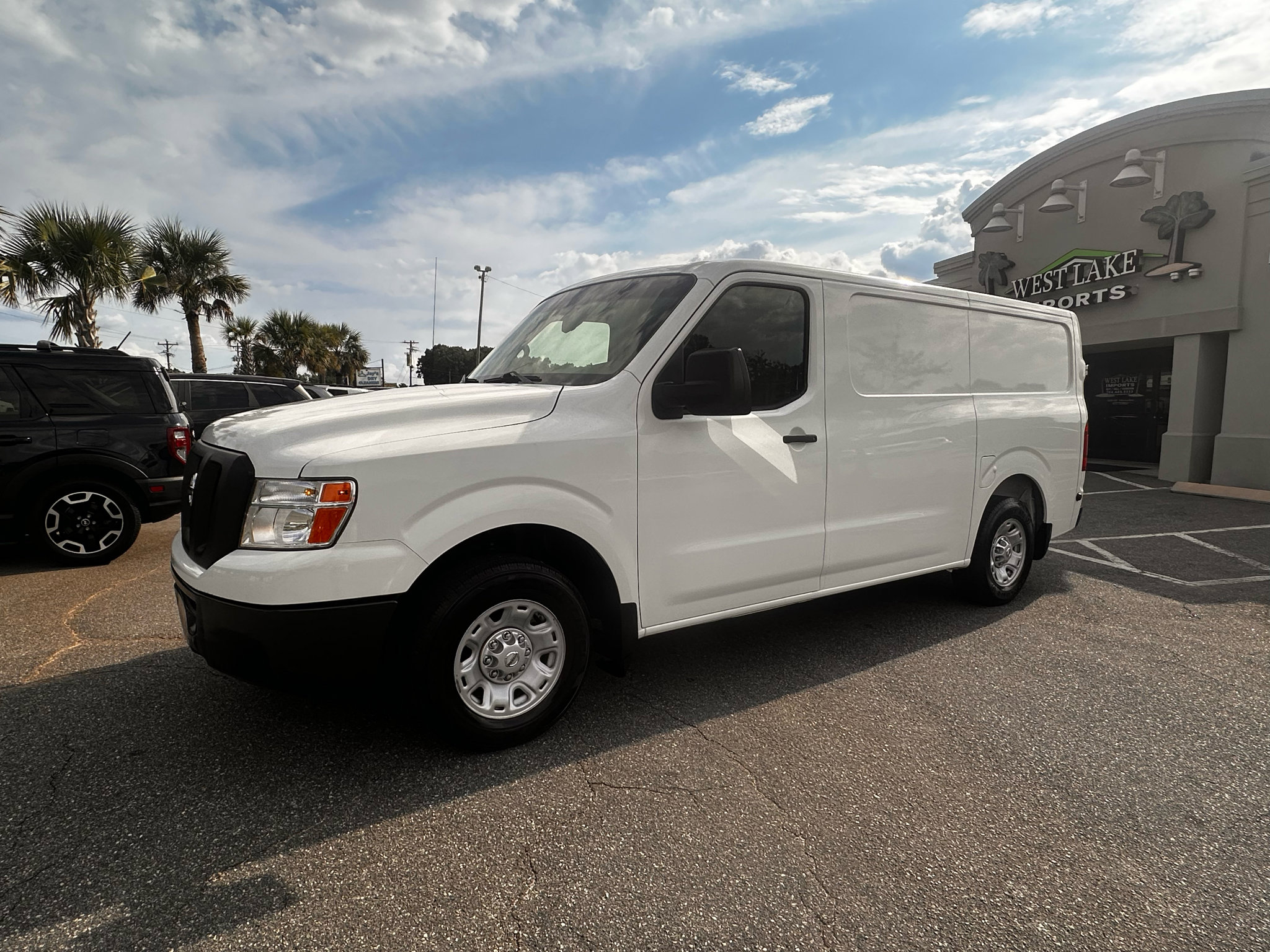 Used 2015 Nissan NV 2500 SV image 9