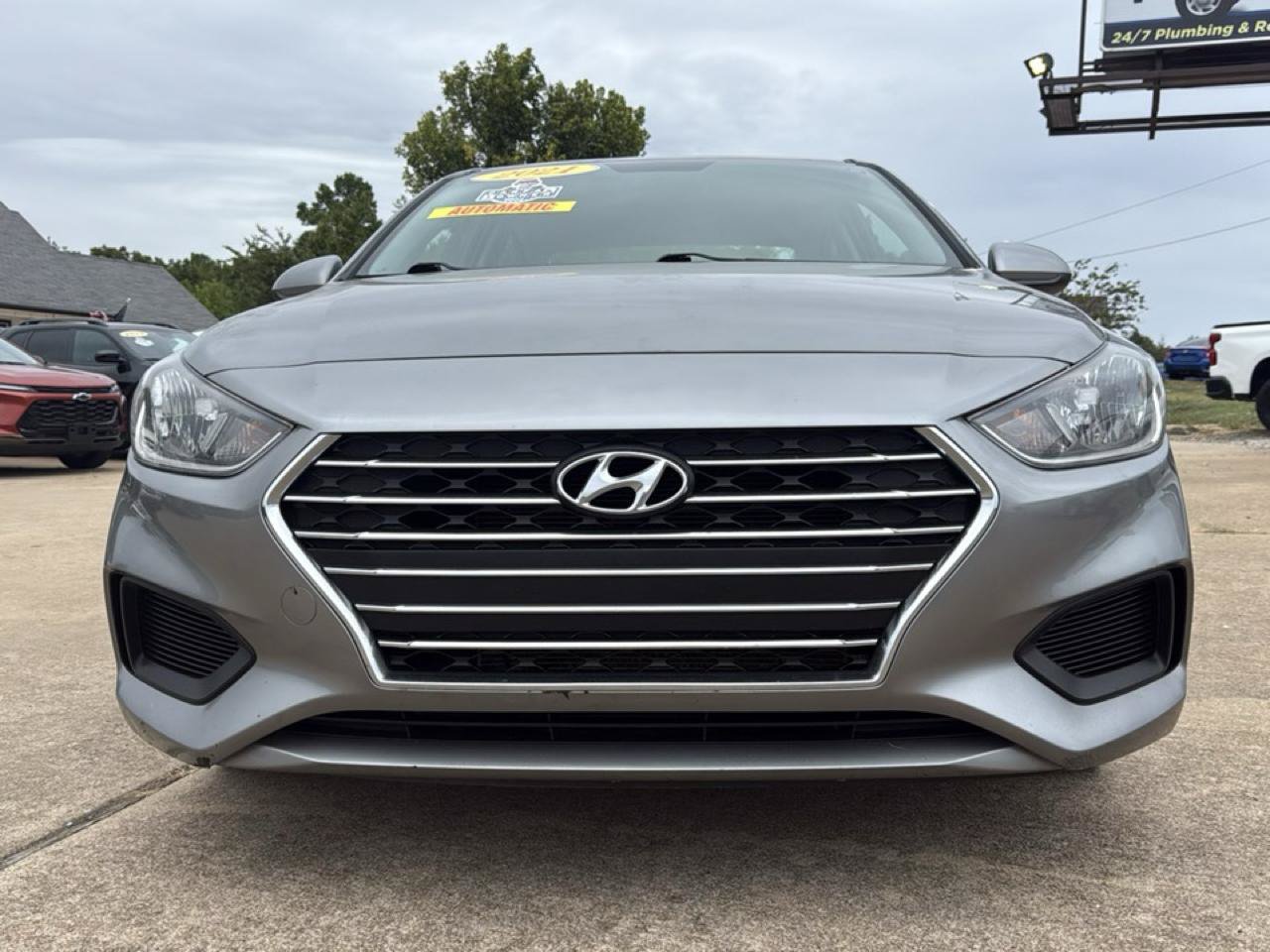 Used 2021 Hyundai Accent SE FWD image 2