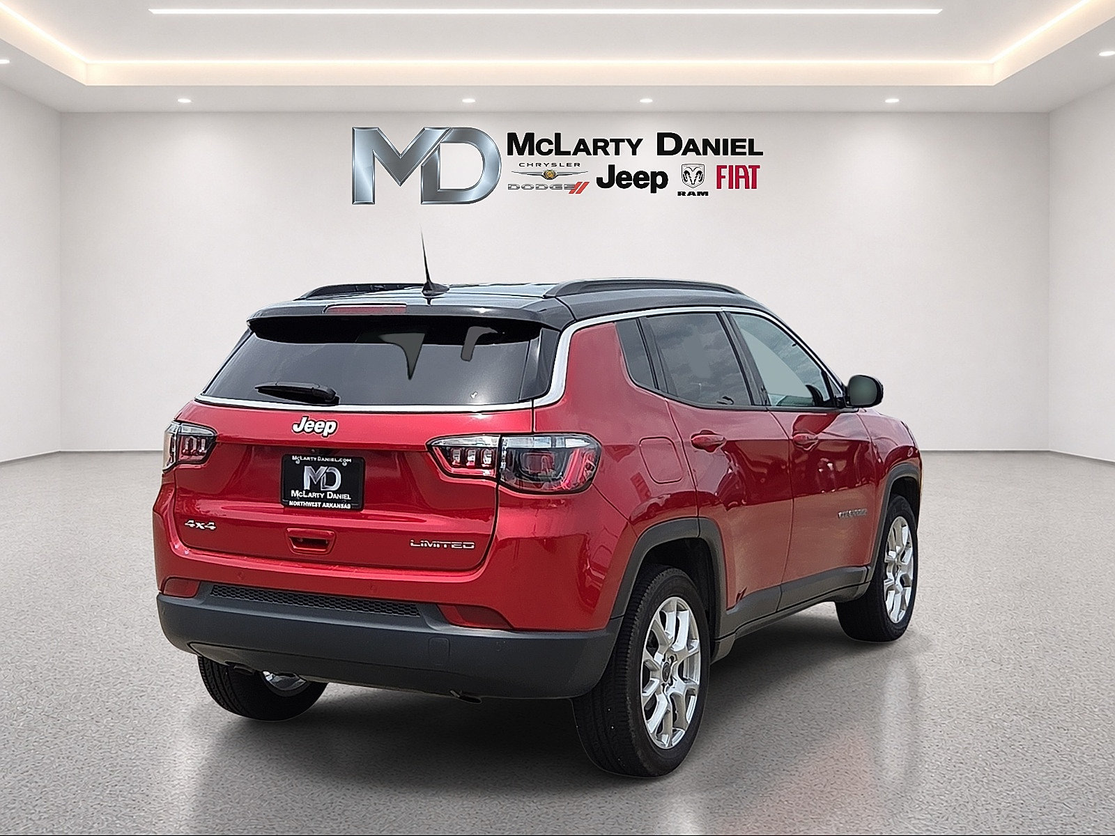 Used 2025 Jeep Compass Limited AWD/4WD image 5