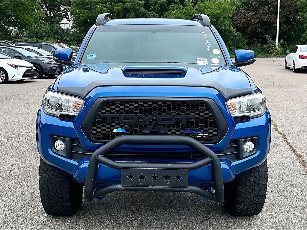 Used 2017 Toyota Tacoma TRD Sport w/ Tow Package (A/T) AWD/4WD image 2