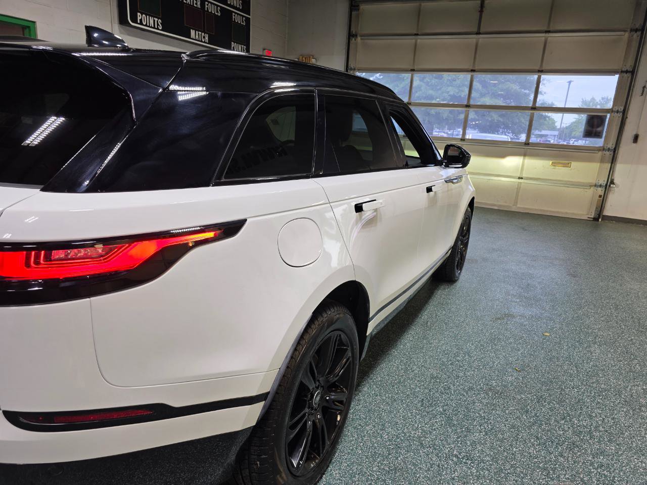 Used 2022 Land Rover Range Rover Velar R-Dynamic S AWD/4WD image 7