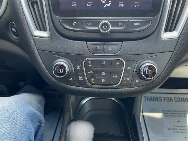 Used 2022 Chevrolet Malibu LT FWD image 21