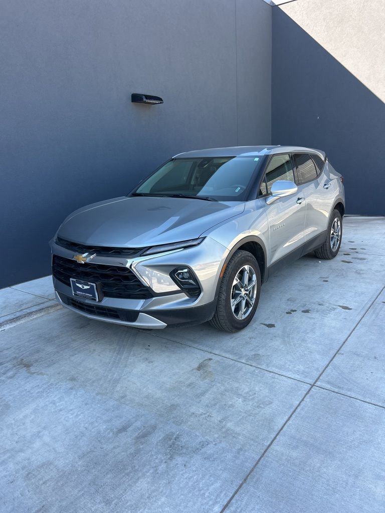 Used 2025 Chevrolet Blazer LT video 1