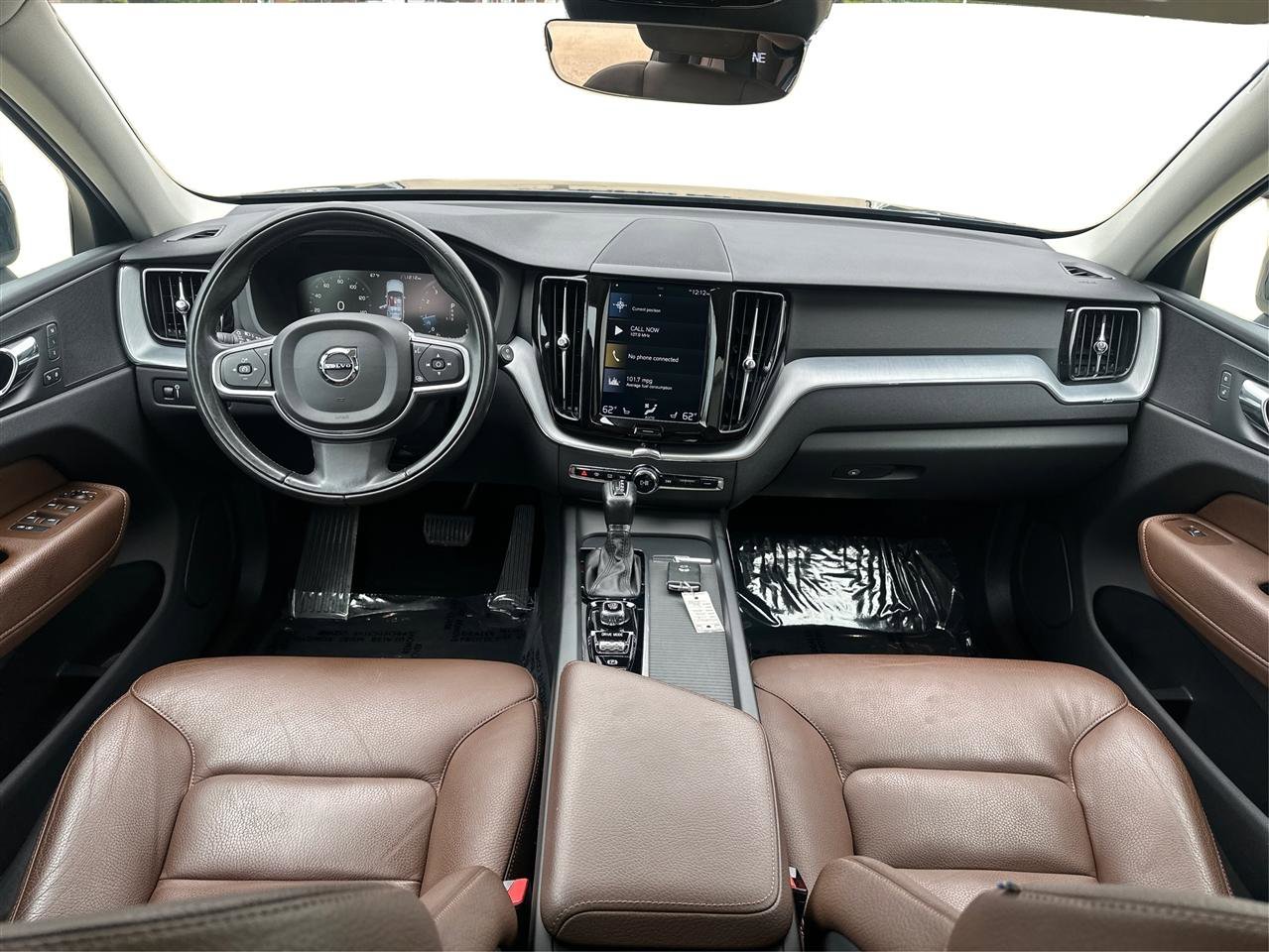 Used 2018 Volvo XC60 T5 Momentum w/ Convenience Package AWD/4WD image 28