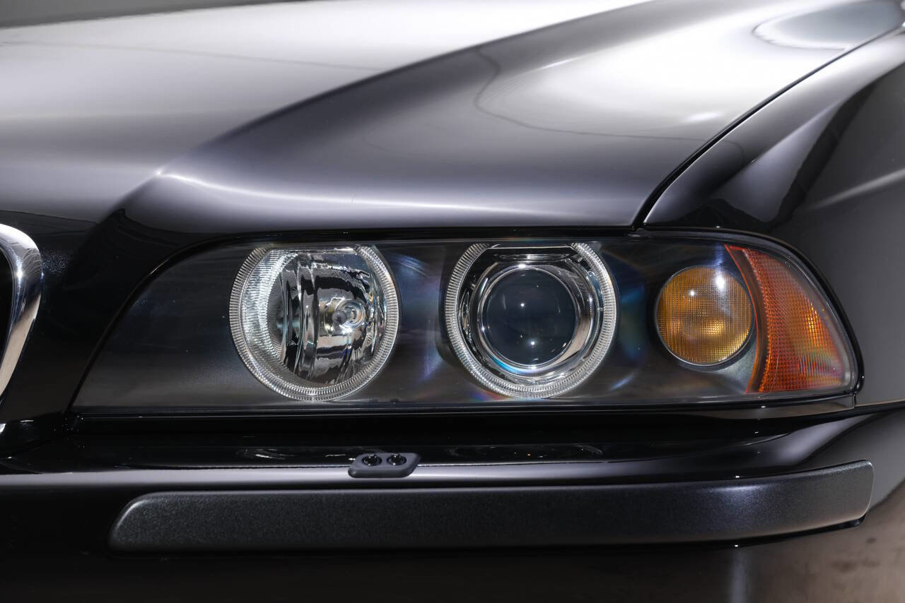 Used 2002 BMW M5 image 16