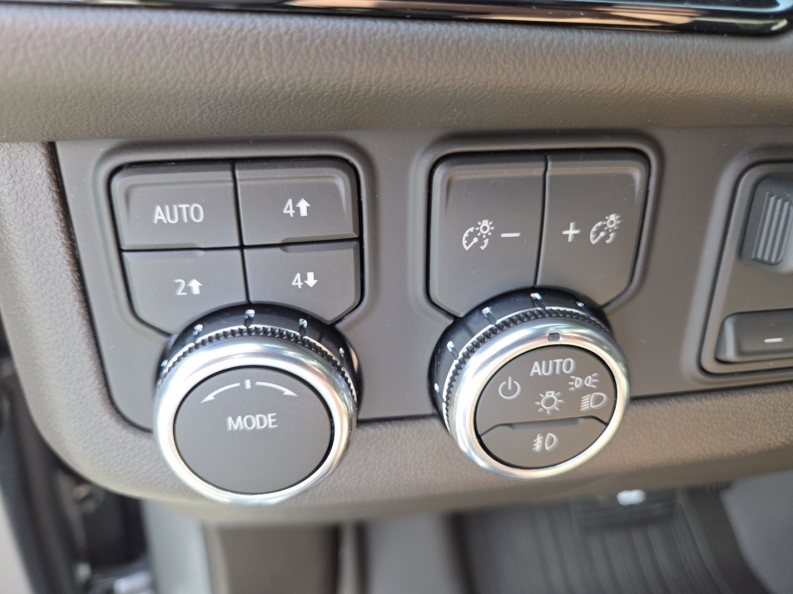 New 2026 GMC Yukon XL Elevation image 9