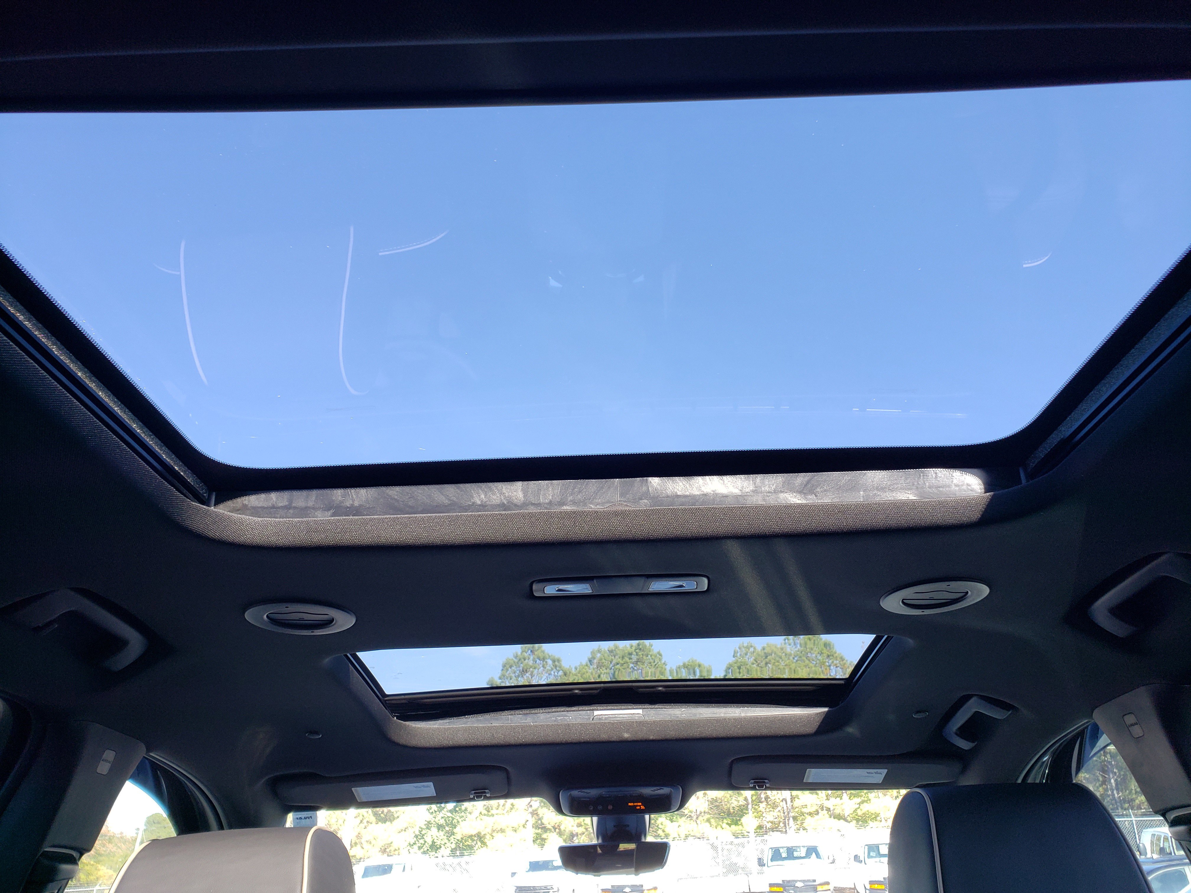 Used 2023 Chevrolet Traverse Premier image 33