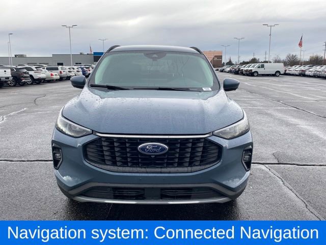 Used 2023 Ford Escape Platinum image 2