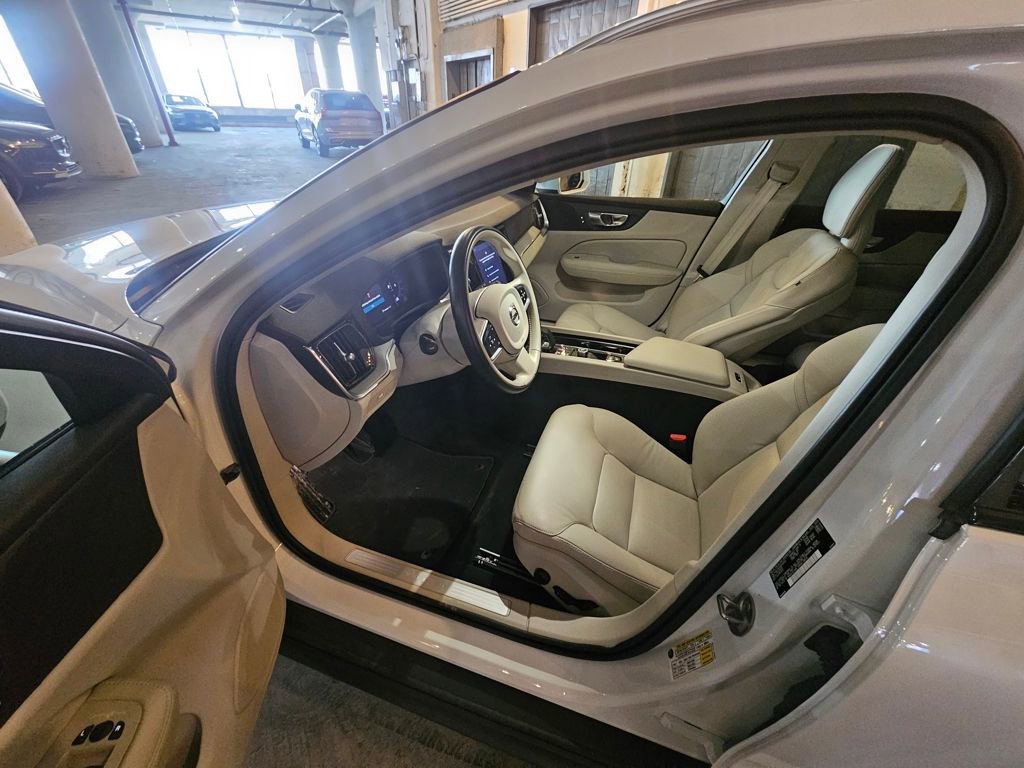 Certified 2024 Volvo V60 B5 Cross Country Plus image 18