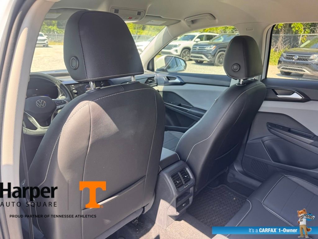 Used 2023 Volkswagen Taos SE w/ Black Wheel Package FWD image 11