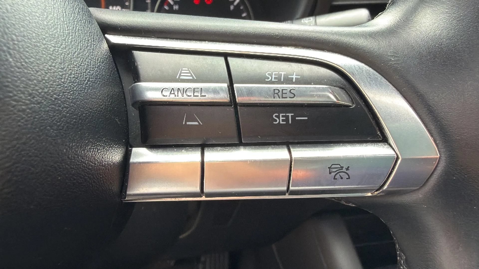 Used 2019 MAZDA MAZDA3 Hatchback w/ Premium Package FWD image 22
