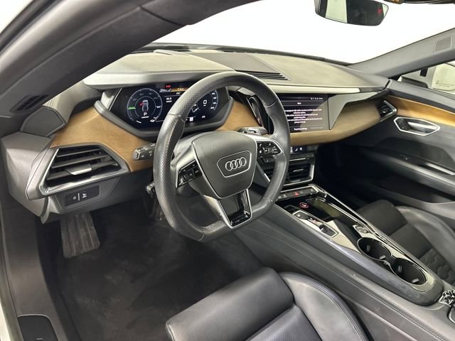 Used 2022 Audi e-tron GT Premium Plus image 13