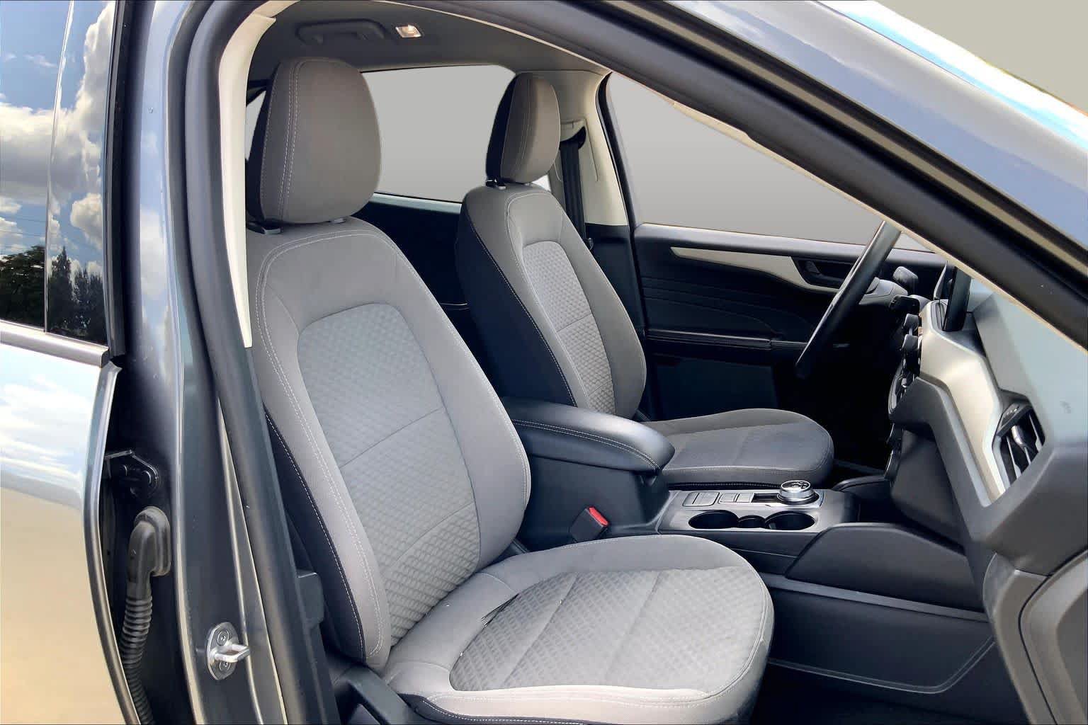 Used 2022 Ford Escape SE FWD image 8