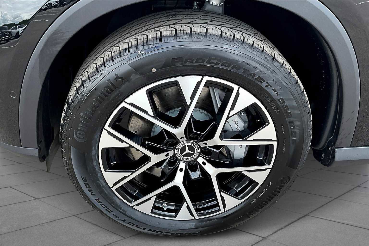 New 2025 Mercedes-Benz GLC 350e 4MATIC image 11