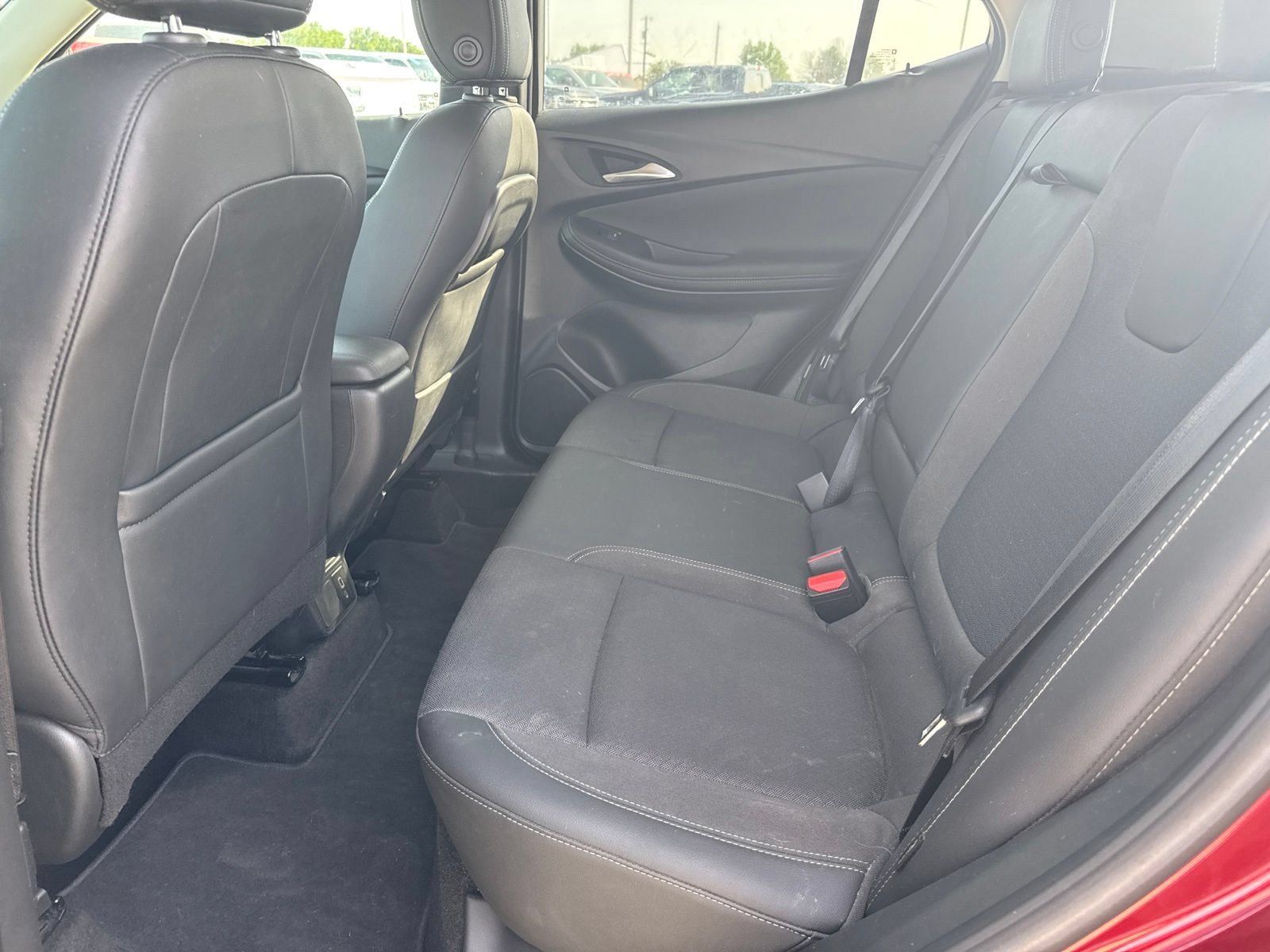 Used 2022 Buick Encore GX Select w/ Sport Touring Package FWD image 9