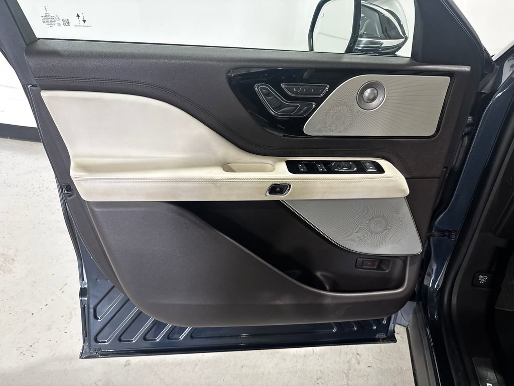 Used 2020 Lincoln Aviator Black Label w/ Dynamic Handling Package image 17