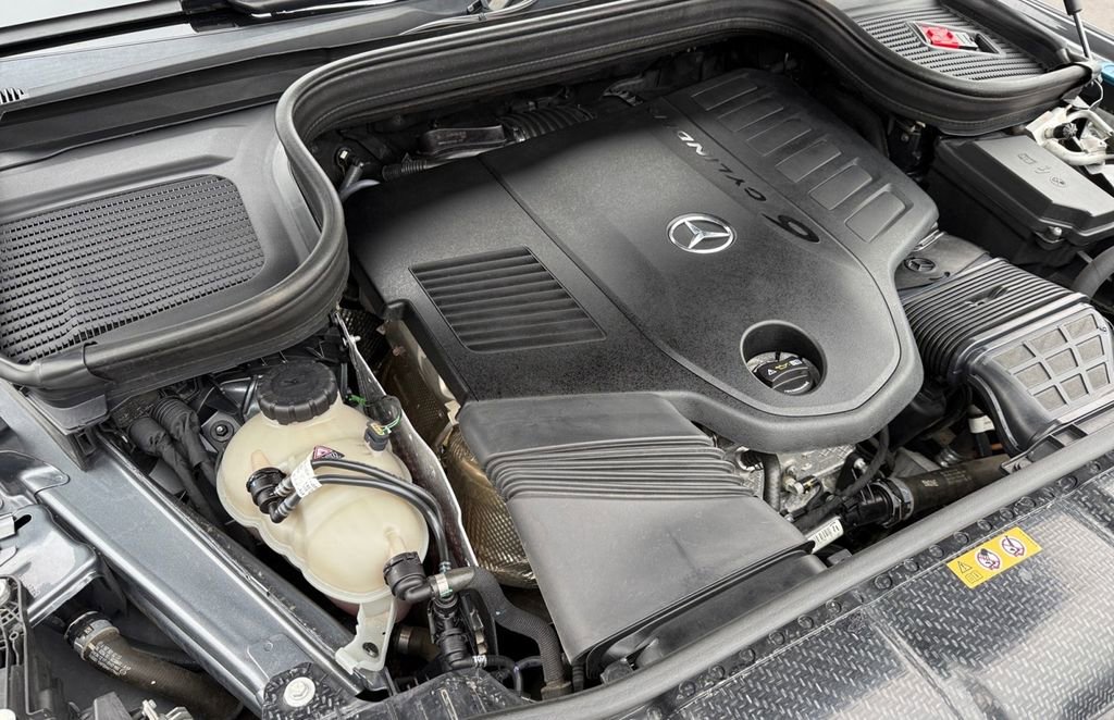 Used 2020 Mercedes-Benz GLS 450 4MATIC image 30