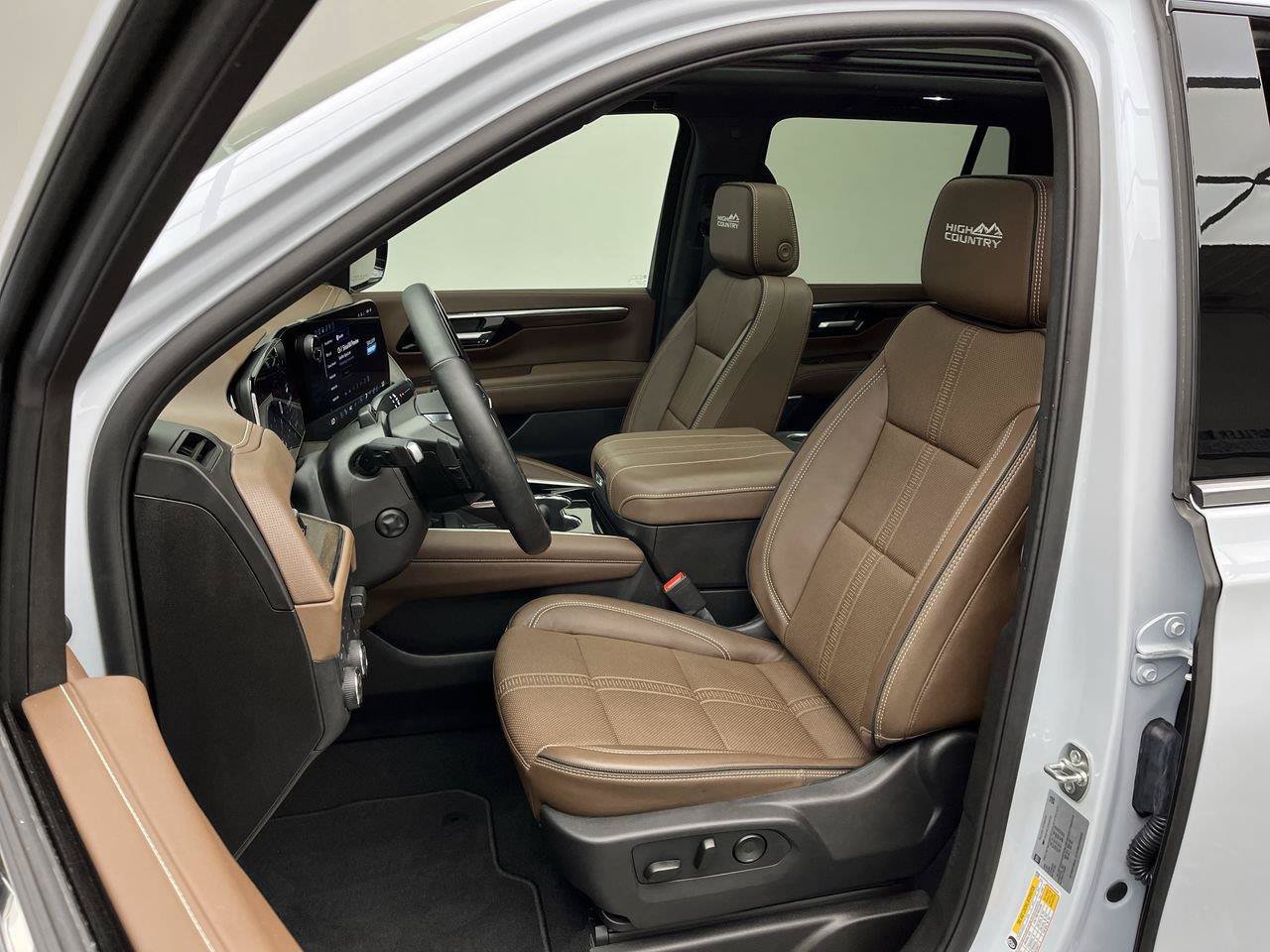 Certified 2026 Chevrolet Tahoe High Country AWD/4WD image 11