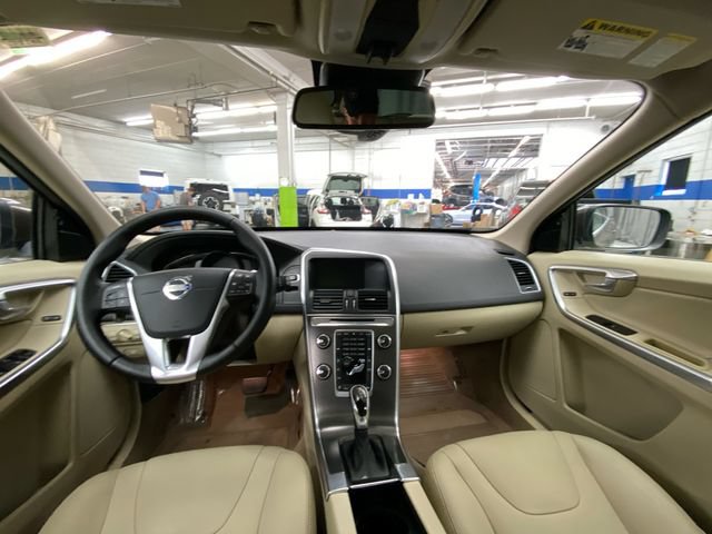 Used 2015 Volvo XC60 T6 Premier Plus AWD/4WD image 29
