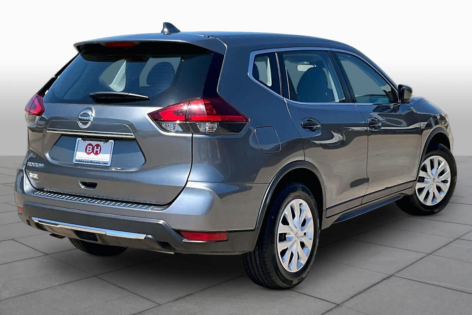 Used 2020 Nissan Rogue S FWD image 12