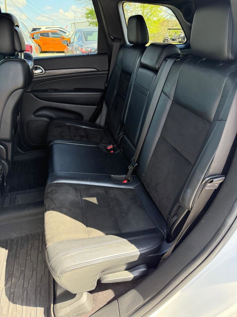 Used 2019 Jeep Grand Cherokee Laredo w/ Laredo X Package image 6