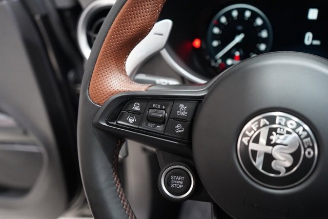 New 2025 Alfa Romeo Stelvio Sprint image 21