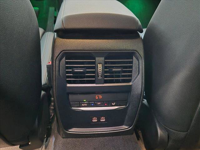 Used 2024 BMW 330i Sedan w/ Premium Package RWD image 19