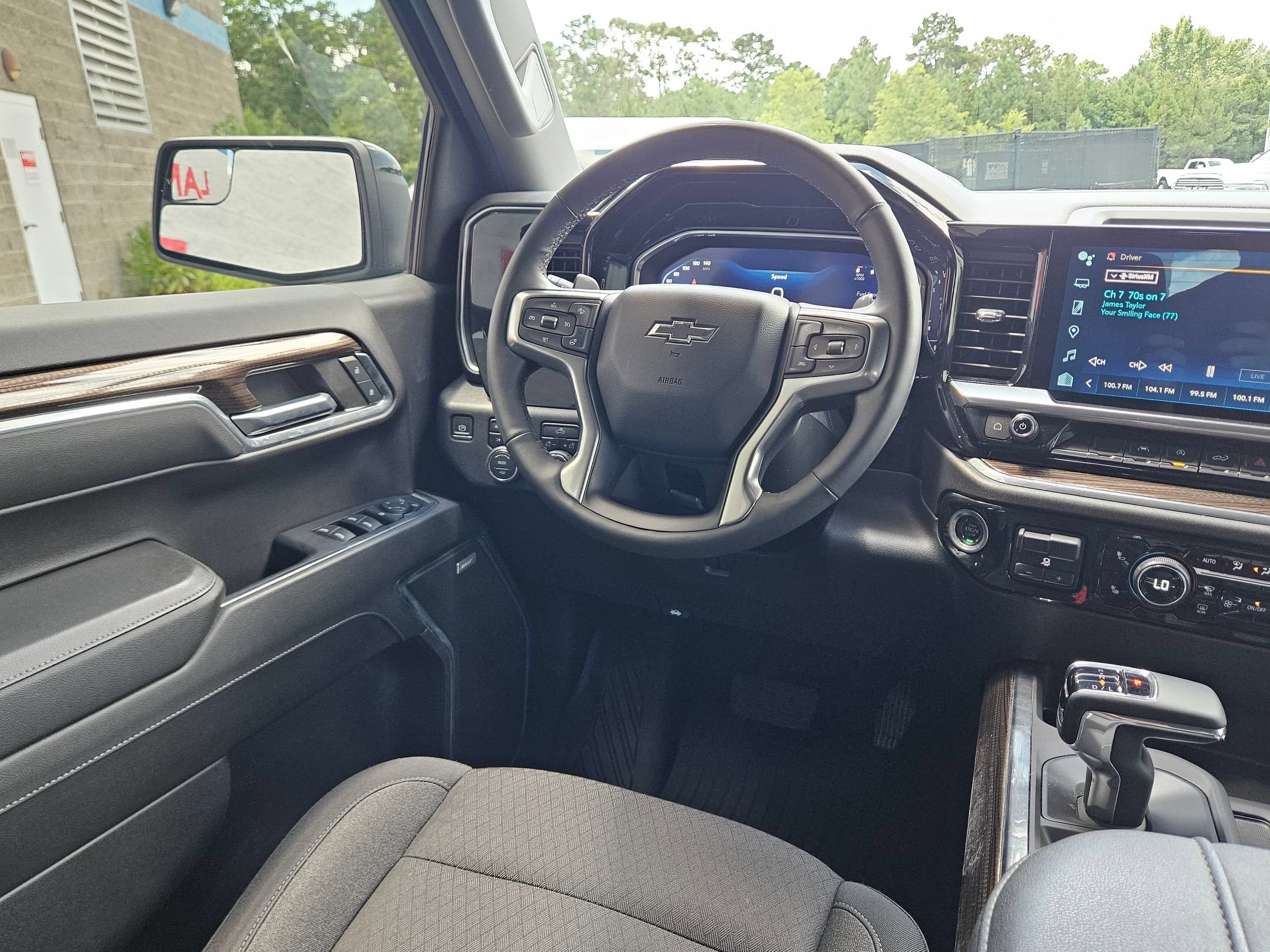 Used 2024 Chevrolet Silverado 1500 RST AWD/4WD image 9