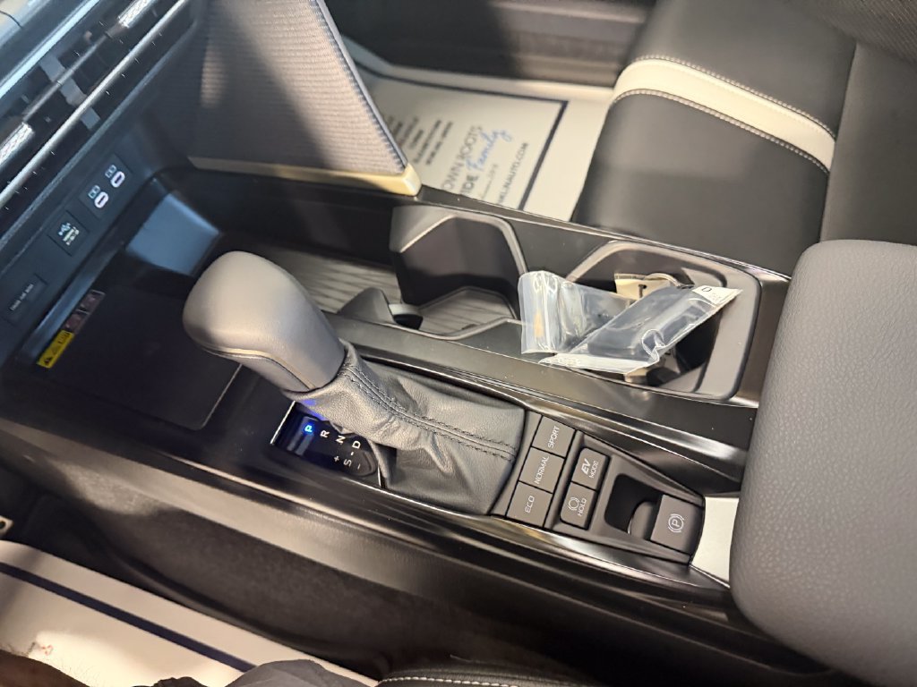 New 2026 Toyota Camry SE w/ Convenience Package FWD image 15