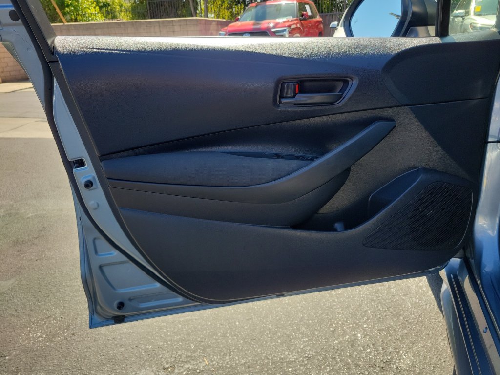 Used 2025 Toyota Corolla LE w/ LE Premium Package FWD image 20