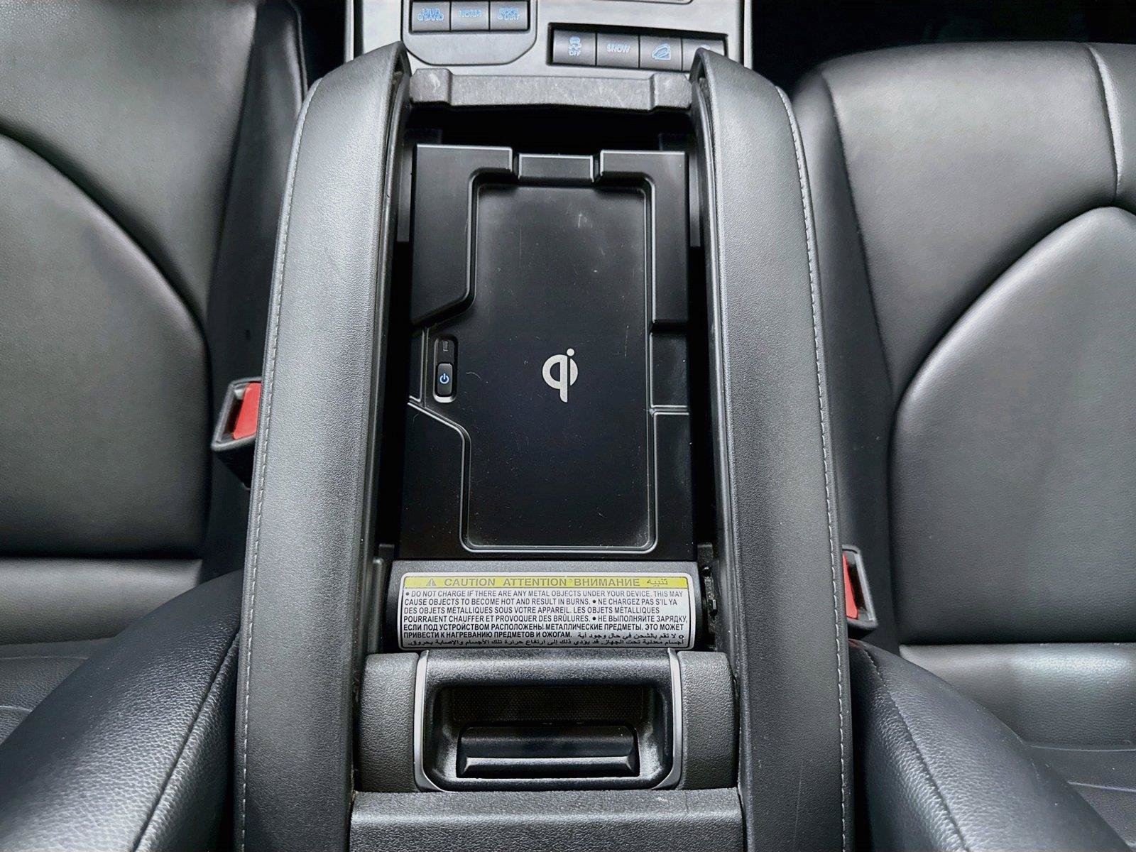 Used 2021 Toyota Highlander XLE AWD/4WD image 32