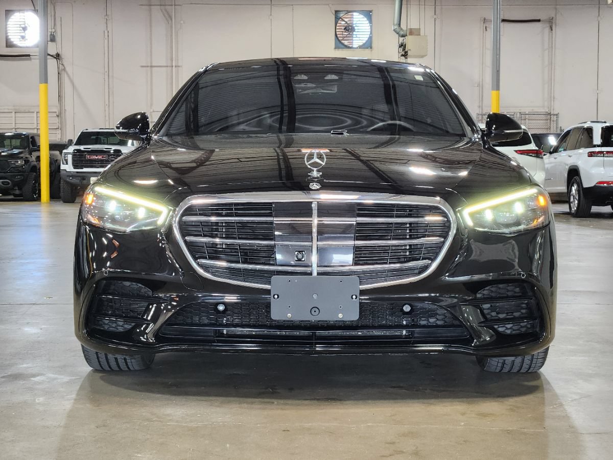 Used 2022 Mercedes-Benz S 580 4MATIC Sedan w/ AMG Line Package image 2