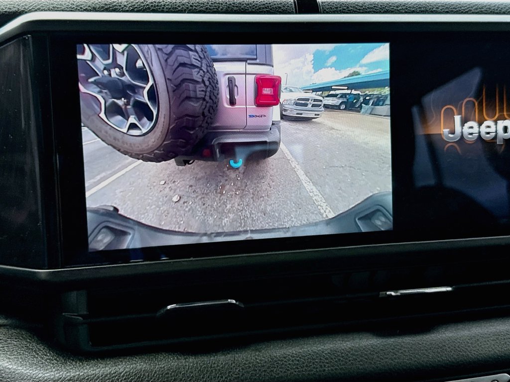 Used 2024 Jeep Gladiator Sport AWD/4WD image 14