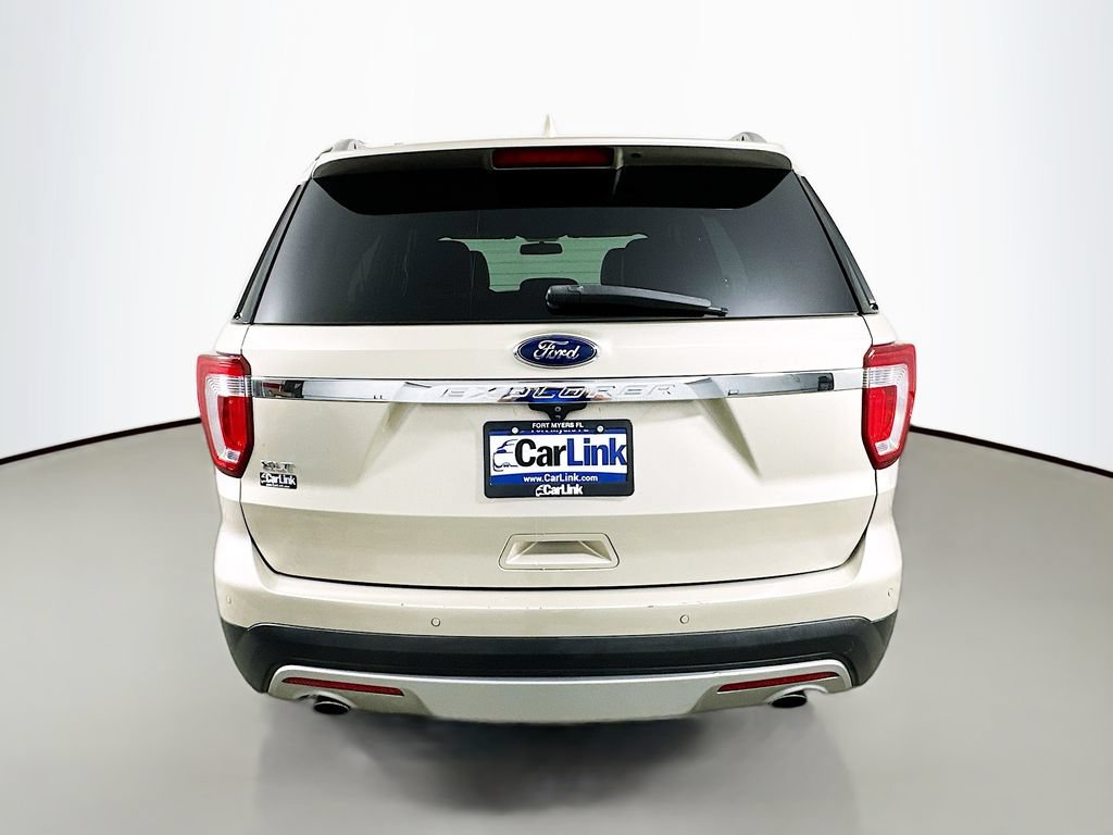 Used 2017 Ford Explorer XLT FWD image 7