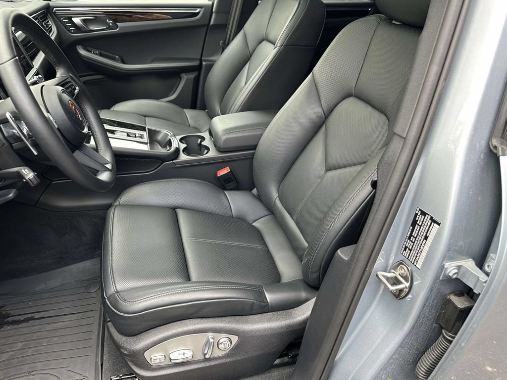 Certified 2026 Porsche Macan AWD/4WD image 12