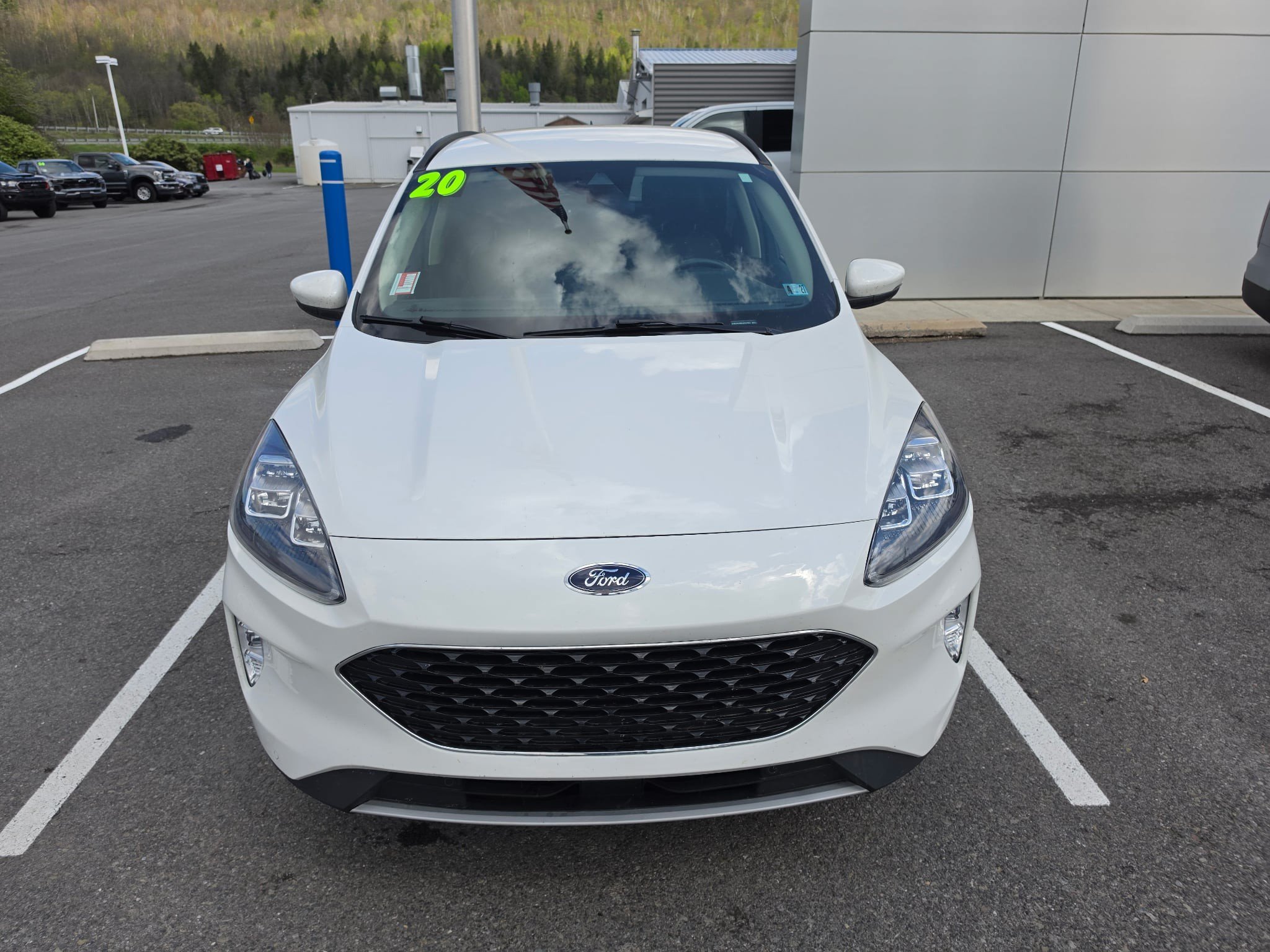 Used 2020 Ford Escape Titanium AWD/4WD image 9