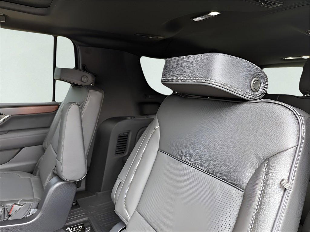 New 2025 GMC Yukon XL Denali w/ Denali Reserve Package image 25