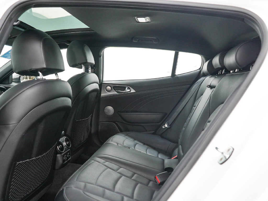Used 2022 Kia Stinger GT2 AWD/4WD image 13