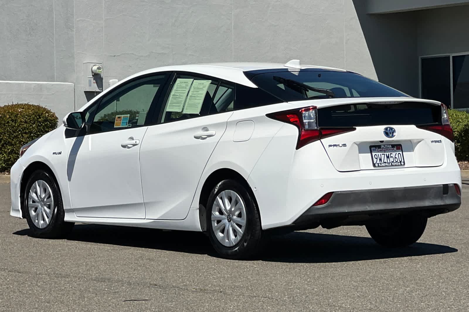 Used 2022 Toyota Prius LE FWD image 7