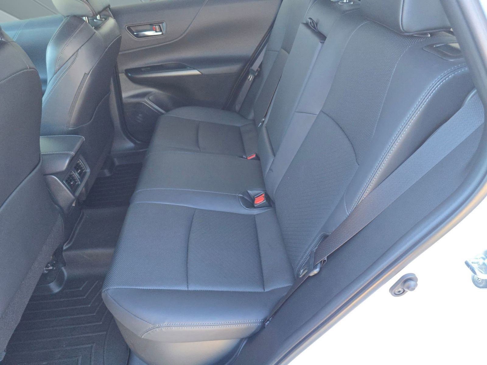 Used 2023 Toyota Venza Limited image 13