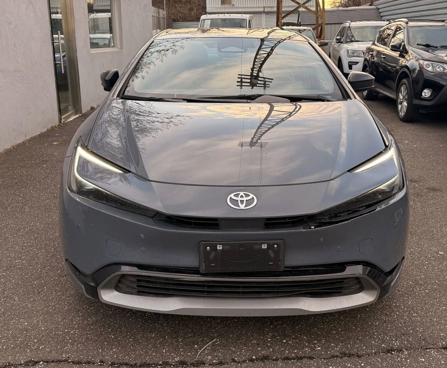 Used 2023 Toyota Prius XLE image 2