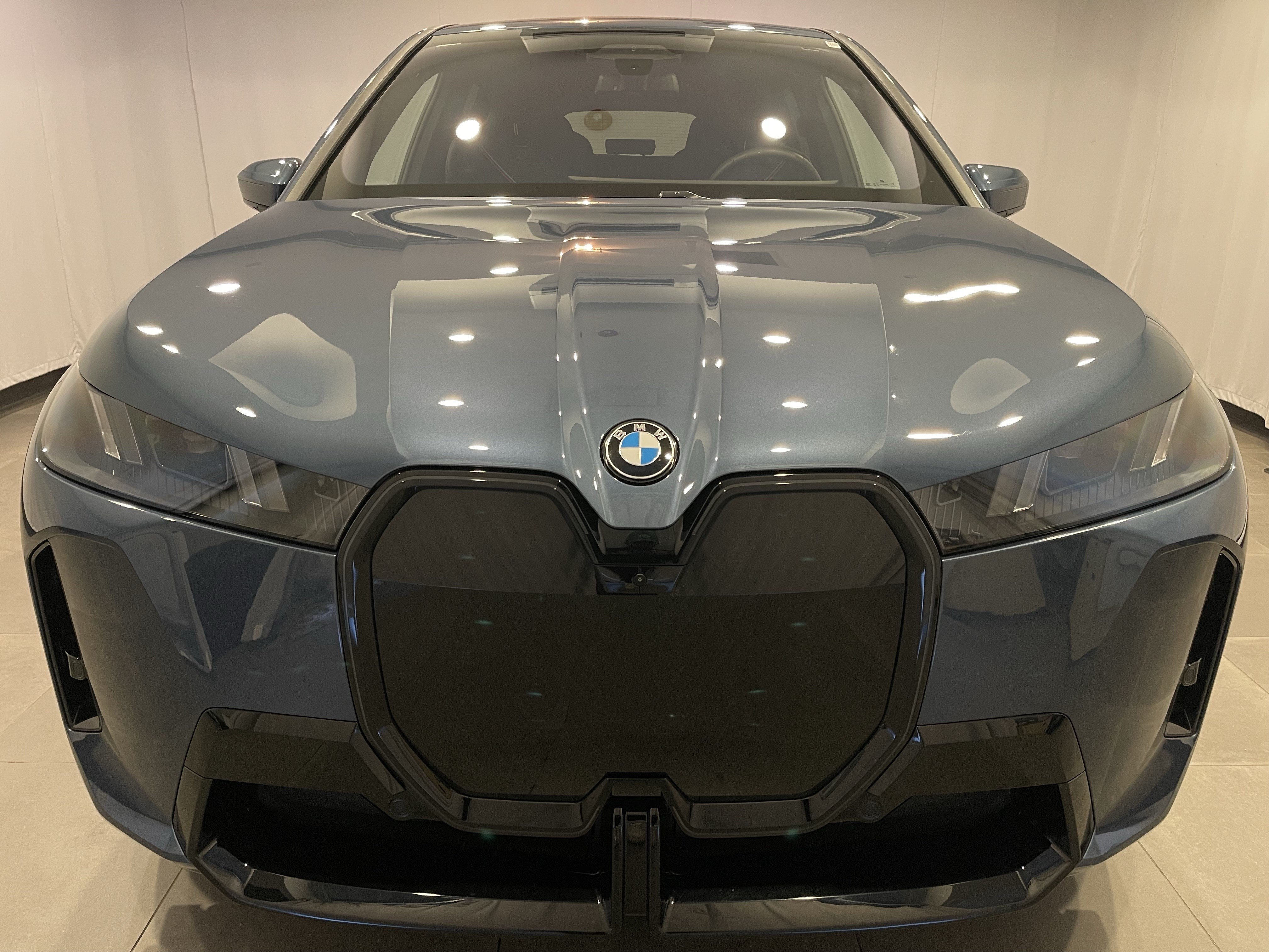 Used 2026 BMW iX xDrive45 w/ M Sport Package AWD/4WD image 2