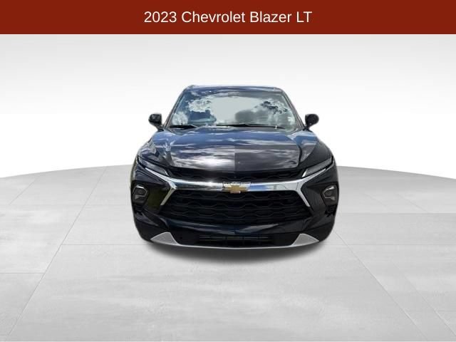 Used 2023 Chevrolet Blazer LT w/ Convenience Package FWD image 2
