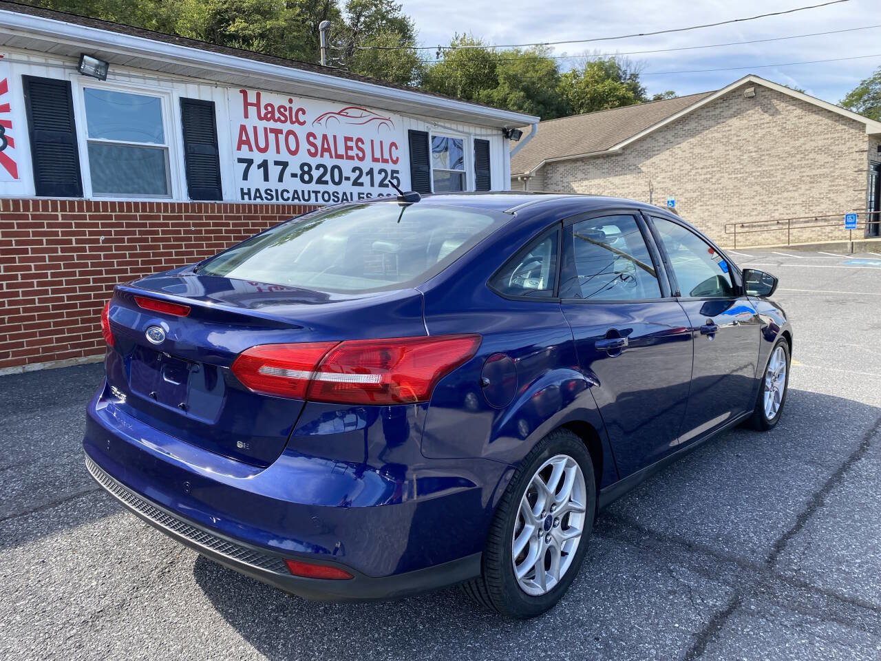 Used 2016 Ford Focus SE w/ Equipment Group 201A image 4