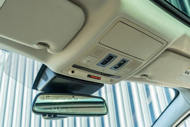 Used 2016 Jaguar XF Premium image 22