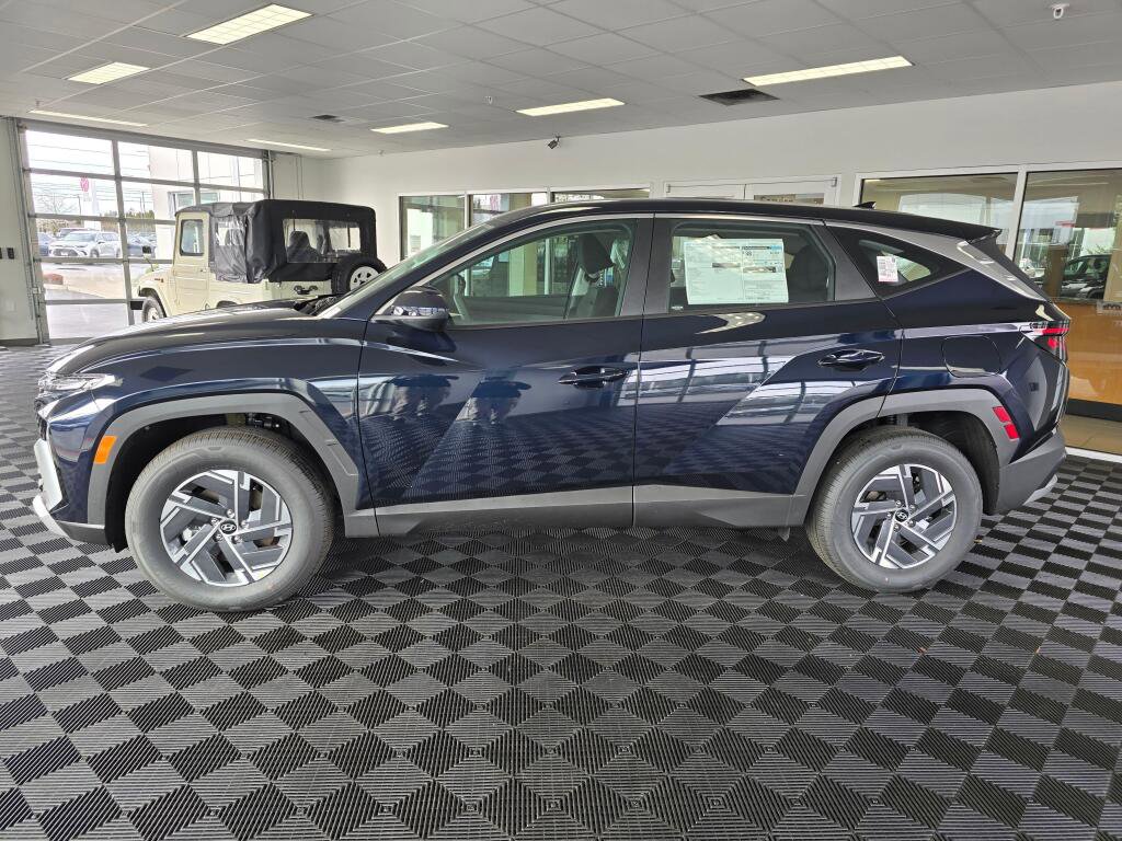 New 2026 Hyundai Tucson Blue SE w/ Tow & Go Package AWD/4WD image 6